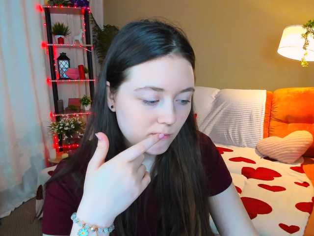 AlluringLookk's BongaCams show and profile