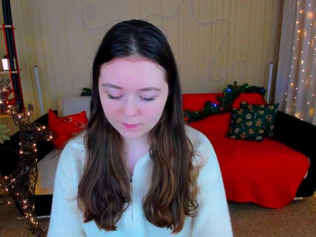 AlluringLookk's BongaCams show and profile