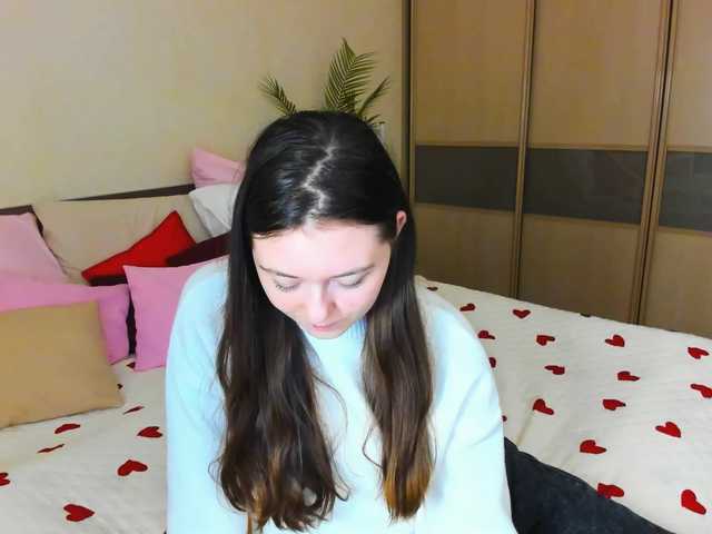 AlluringLookk live cam profile