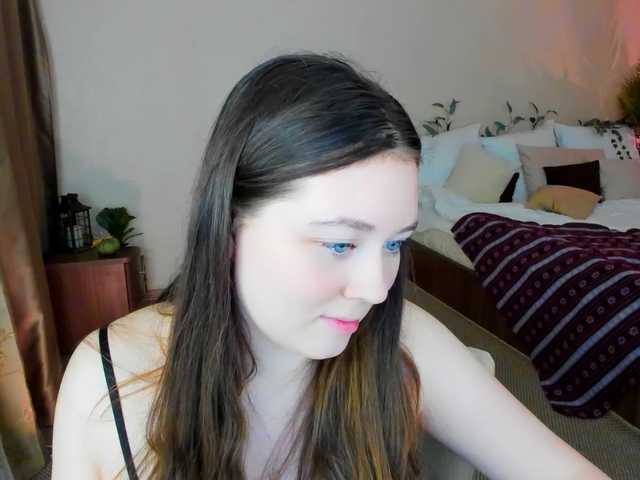 AlluringLookk's BongaCams show and profile