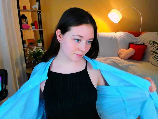 AlluringLookk's BongaCams show and profile