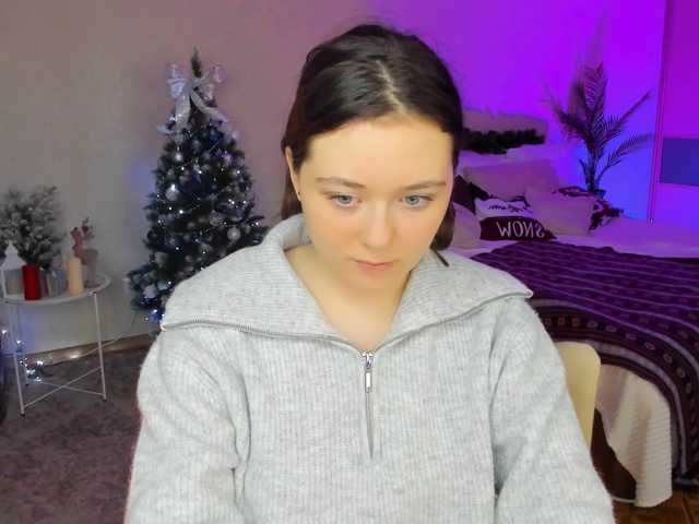 AlluringLookk webcam