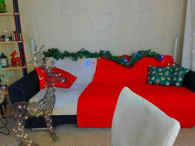 AlluringLookk webcam bongacams model stream image