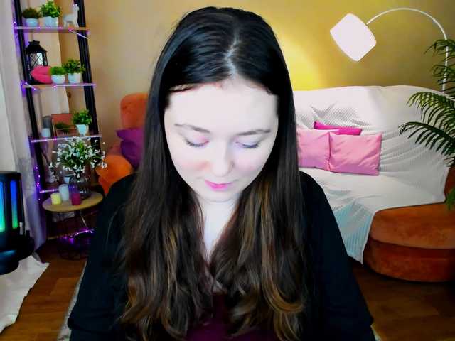 AlluringLookk's BongaCams show and profile