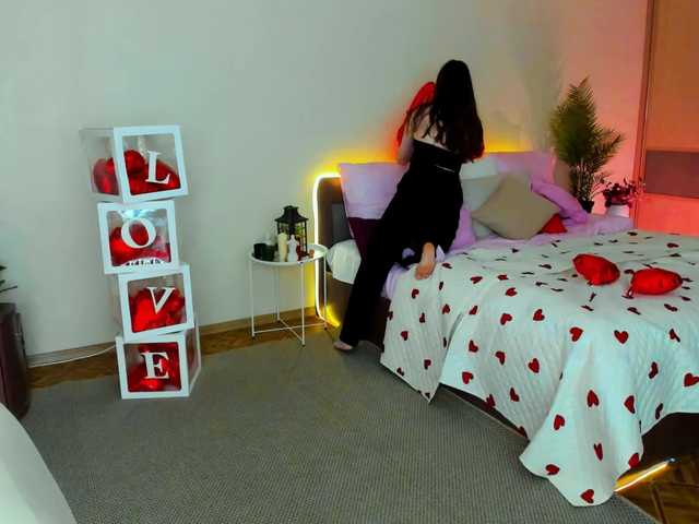 AlluringLookk's BongaCams show and profile