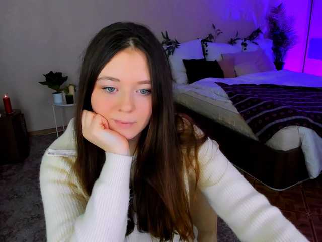 AlluringLookk's BongaCams show and profile