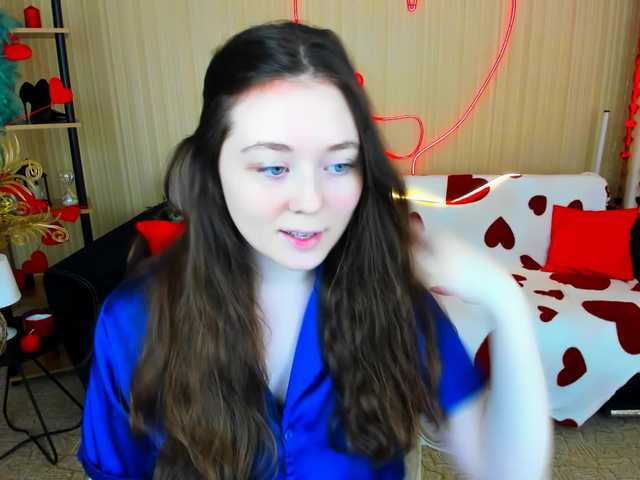 AlluringLookk's BongaCams show and profile