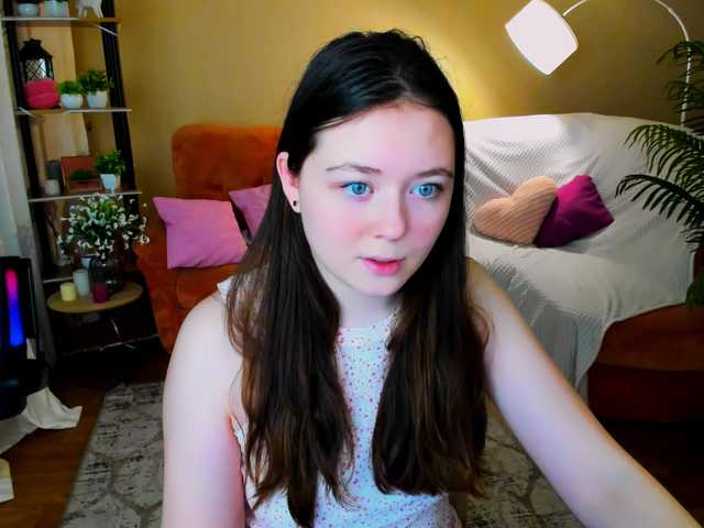 AlluringLookk's BongaCams show and profile