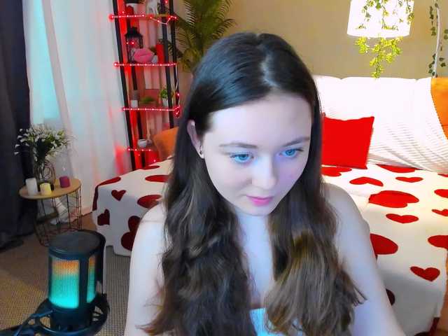 AlluringLookk's BongaCams show and profile