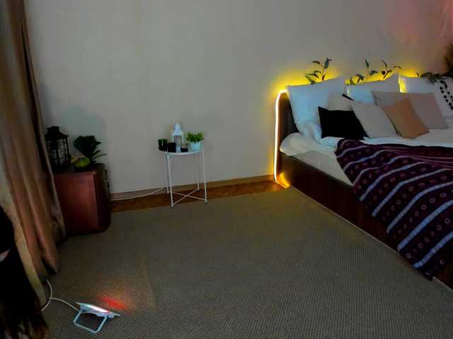 AlluringLookk's BongaCams show and profile