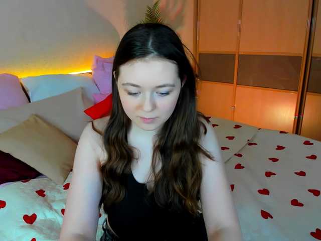 AlluringLookk Live Cam on BongaCams