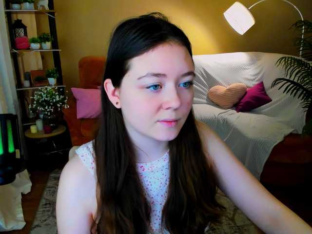 AlluringLookk webcam