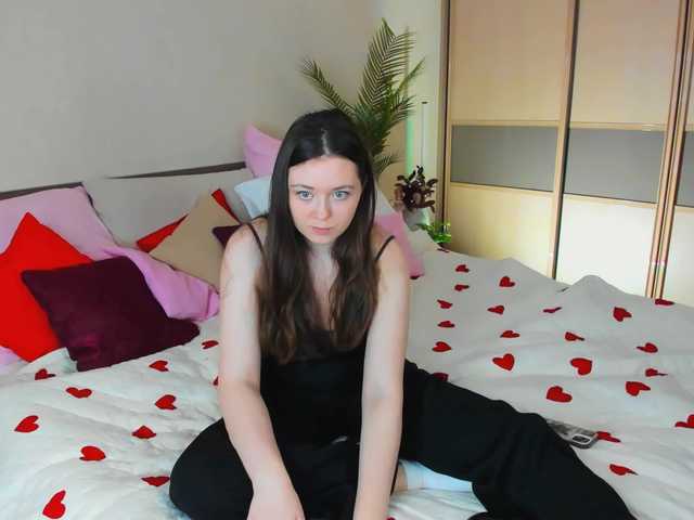 AlluringLookk's BongaCams show and profile