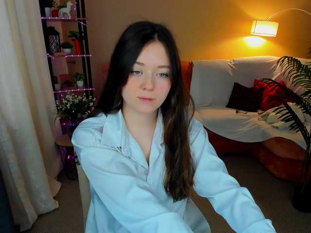 AlluringLookk's BongaCams show and profile