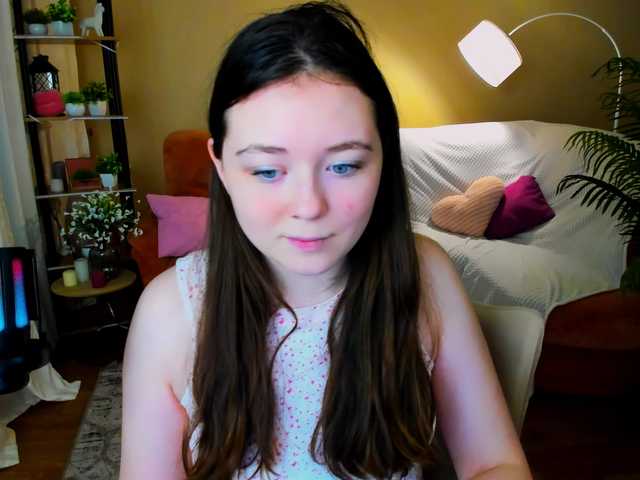 AlluringLookk's BongaCams show and profile