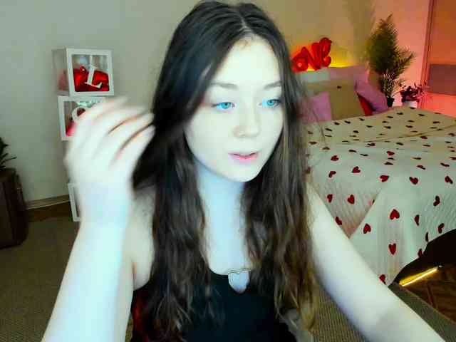 AlluringLookk webcam