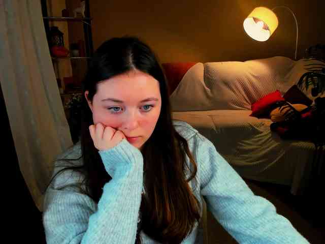 AlluringLookk webcam