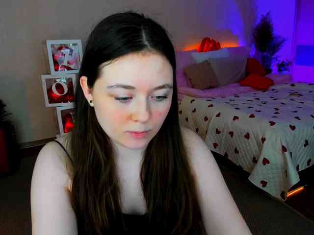 AlluringLookk webcam