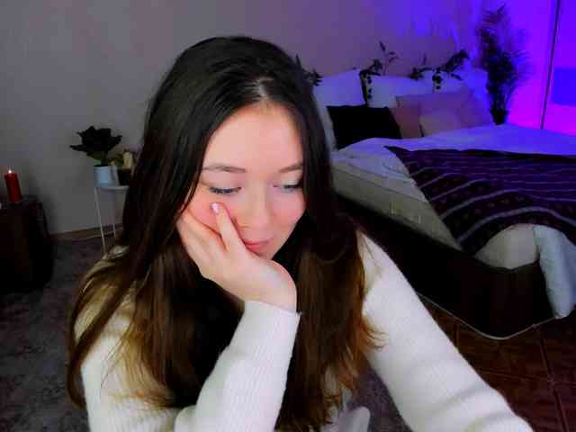 AlluringLookk webcam