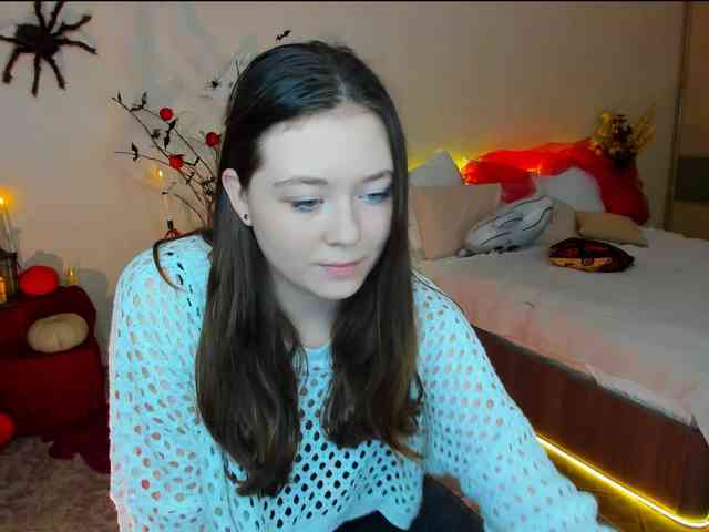 AlluringLookk webcam