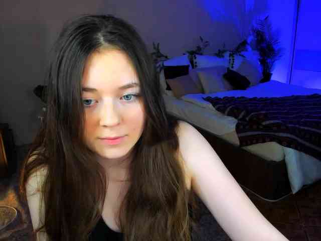 AlluringLookk webcam