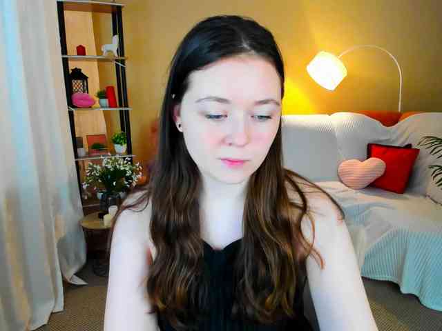 AlluringLookk webcam