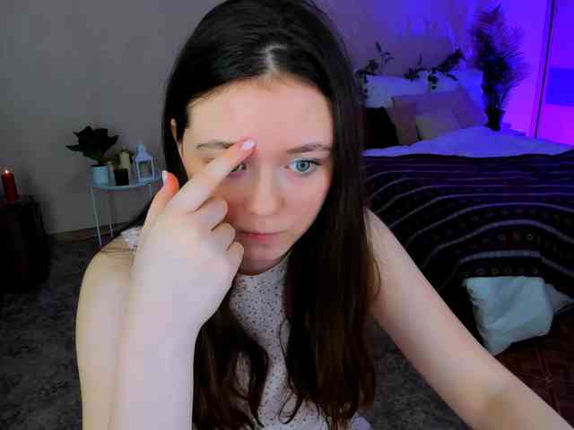 AlluringLookk webcam