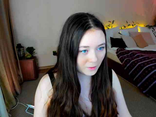 AlluringLookk webcam