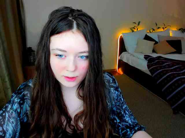 AlluringLookk webcam