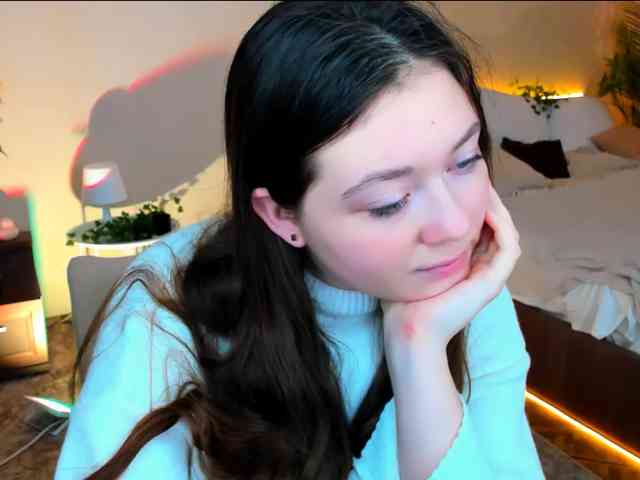 AlluringLookk webcam
