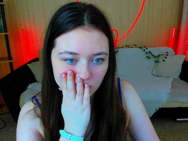 AlluringLookk webcam