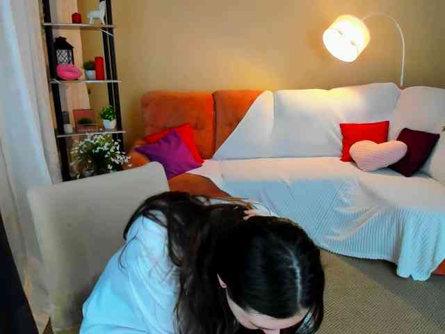 AlluringLookk webcam