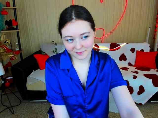 AlluringLookk webcam