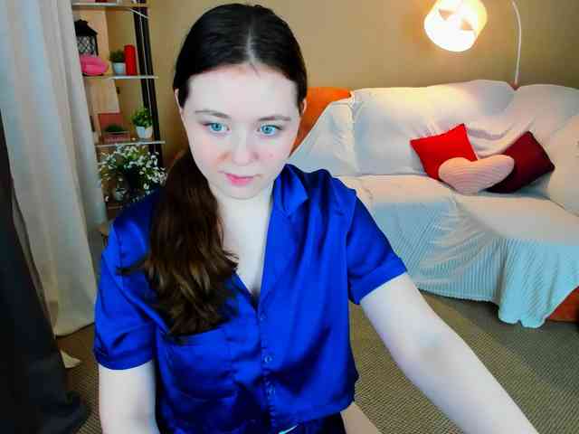 AlluringLookk webcam