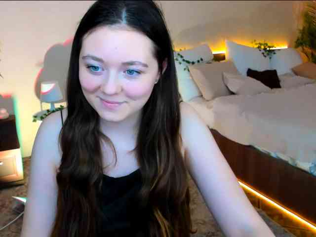 AlluringLookk webcam