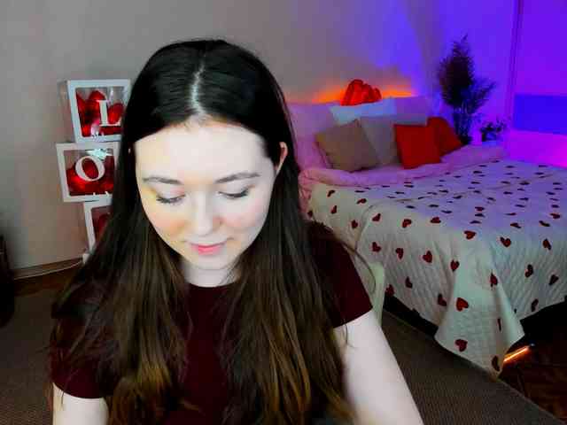 AlluringLookk webcam