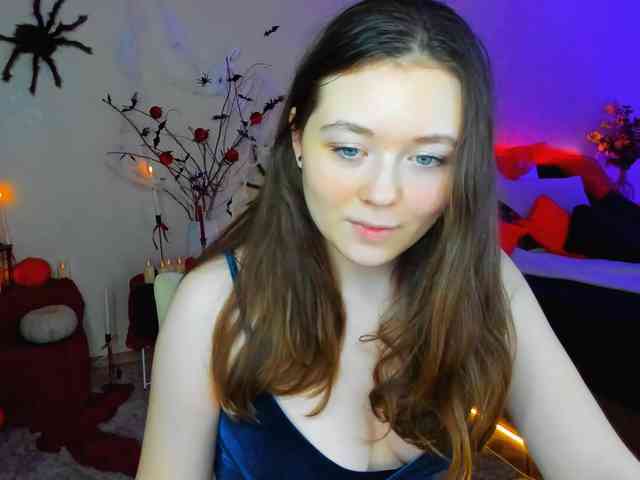 AlluringLookk webcam