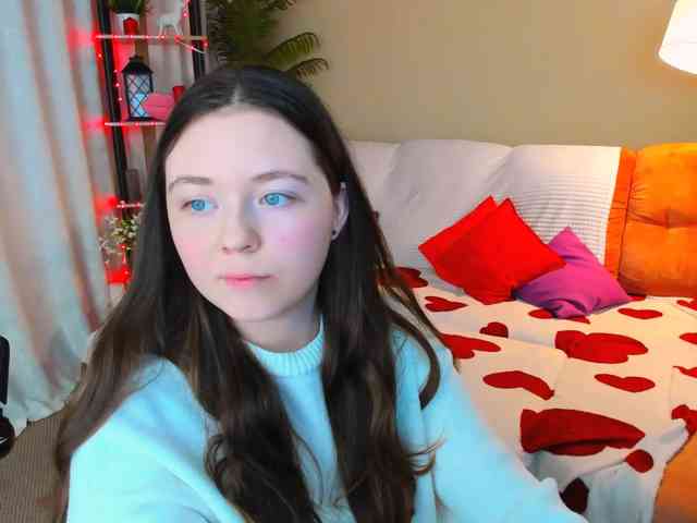 AlluringLookk Live Webcam on BongaCams