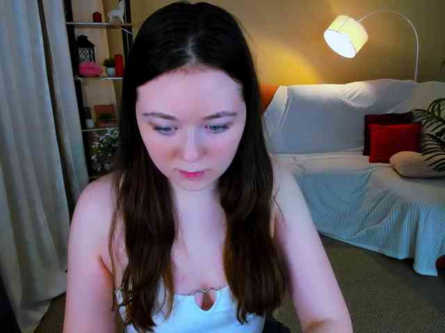 AlluringLookk webcam