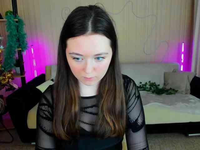 AlluringLookk webcam