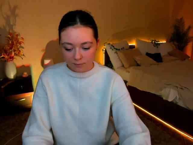 AlluringLookk webcam