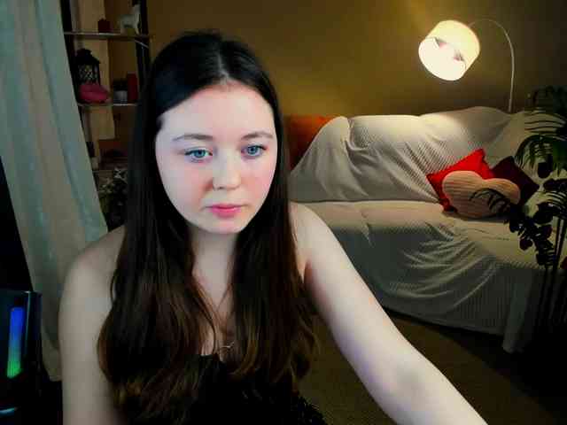 AlluringLookk webcam