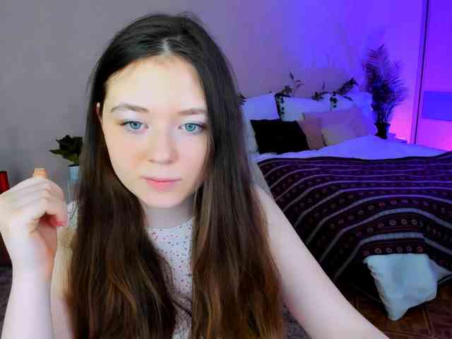 AlluringLookk webcam