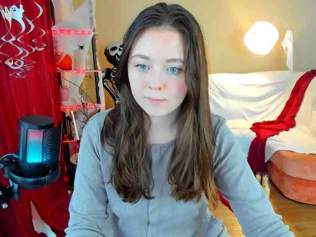 AlluringLookk webcam