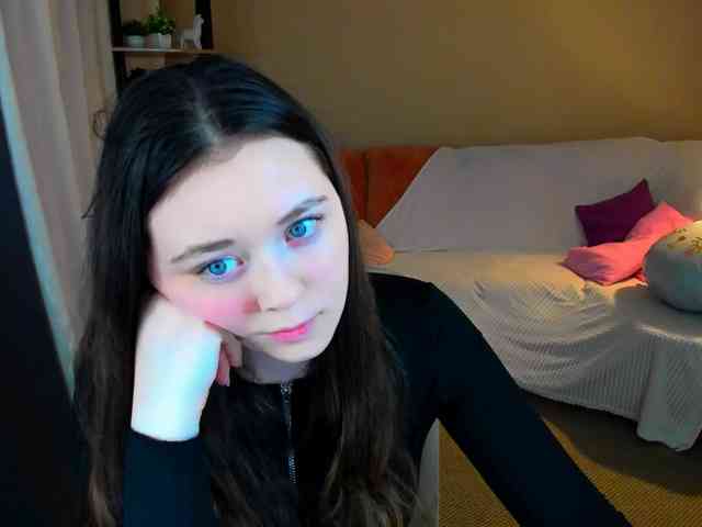 AlluringLookk webcam