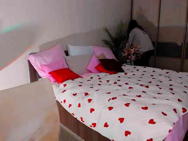 AlluringLookk webcam