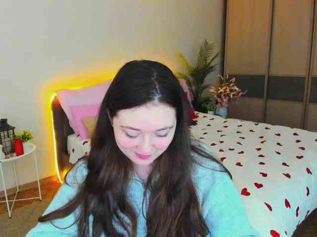 AlluringLookk webcam