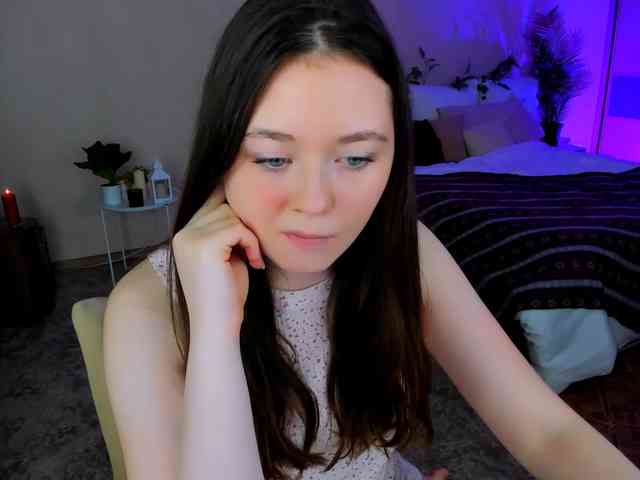 AlluringLookk webcam