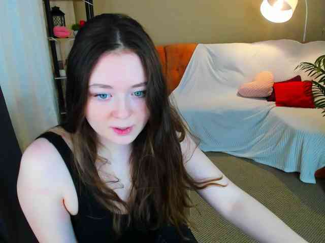 AlluringLookk webcam