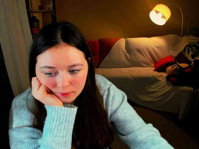 AlluringLookk webcam